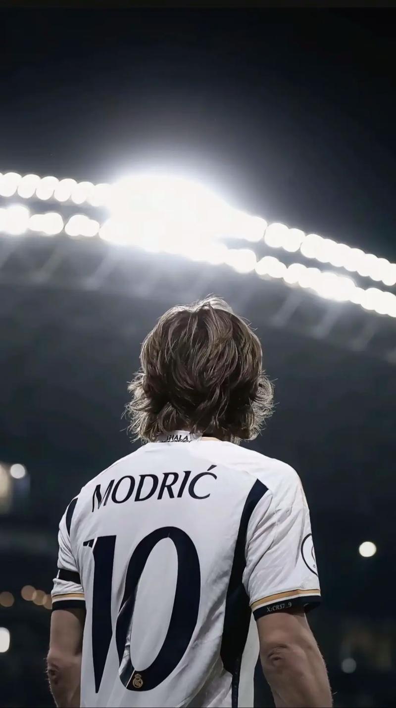 • 鼠辈！ 来源：Barça Universal🚨 西班牙人球迷对阵胡安·加西亚的横幅：