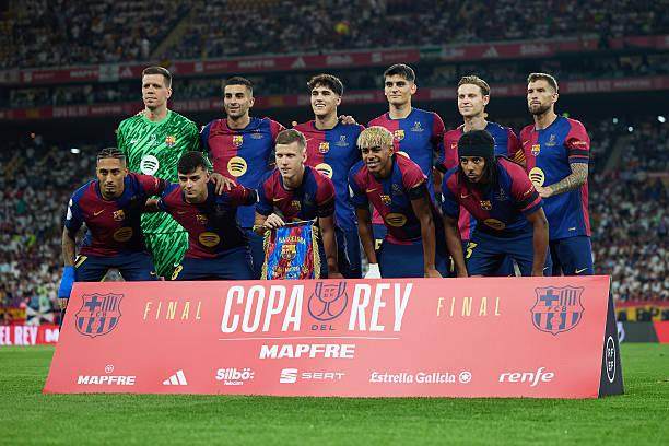 中场一脚直塞把后防撕开了